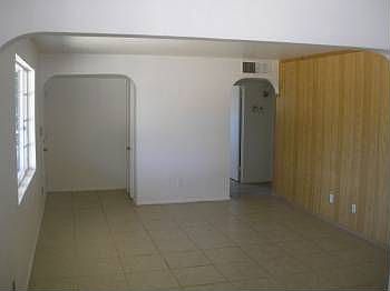 5th image of 2747 W Lawrence Ln