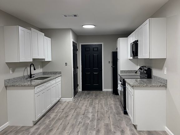 4th image of 361 Dixie Ave #D