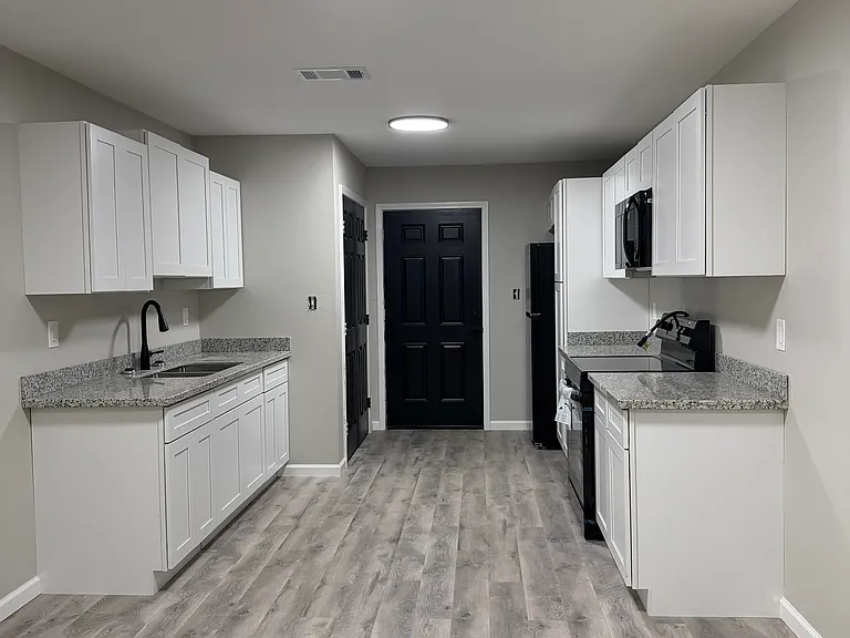 361 Dixie Ave #C — Photo 5