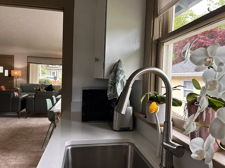 3416 Rockefeller Ave — Photo 6