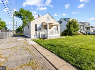 8 Oakwood Rd, Dundalk, MD 21222