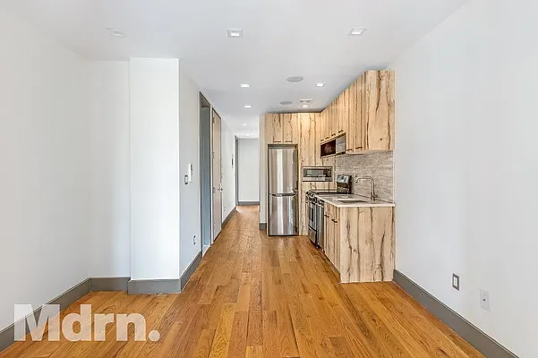 Rented by Mdrn Residential | media 16