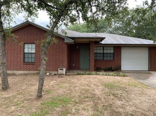 800 Red Oak Ct, Azle, TX 76020