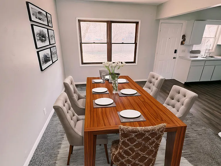 902 Hays Park Ave — Photo 2