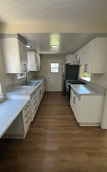 2727 Bayshore Ave — Photo 24