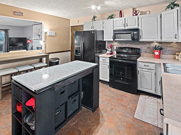 5th image of 1815 Fox Camp Ct