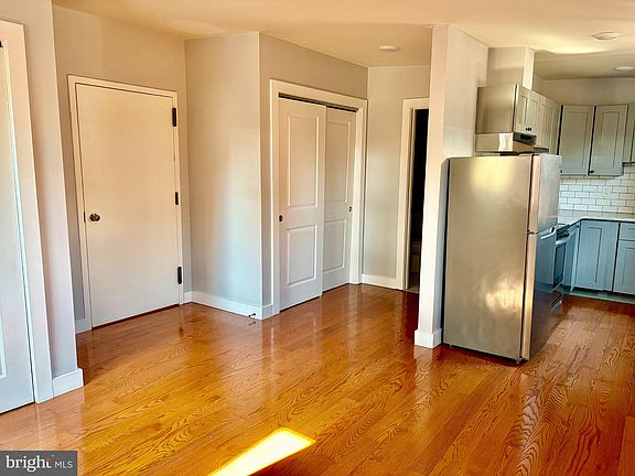 5th image of 4508 Walnut St APT 402