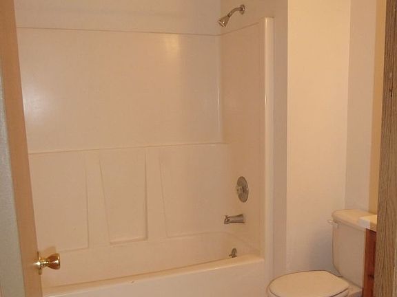 5th image of 1423 S Thurston St
