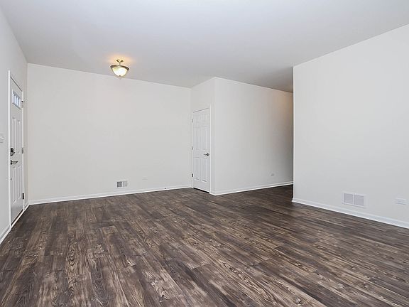 3rd image of 305 Garden Dr Lot 70