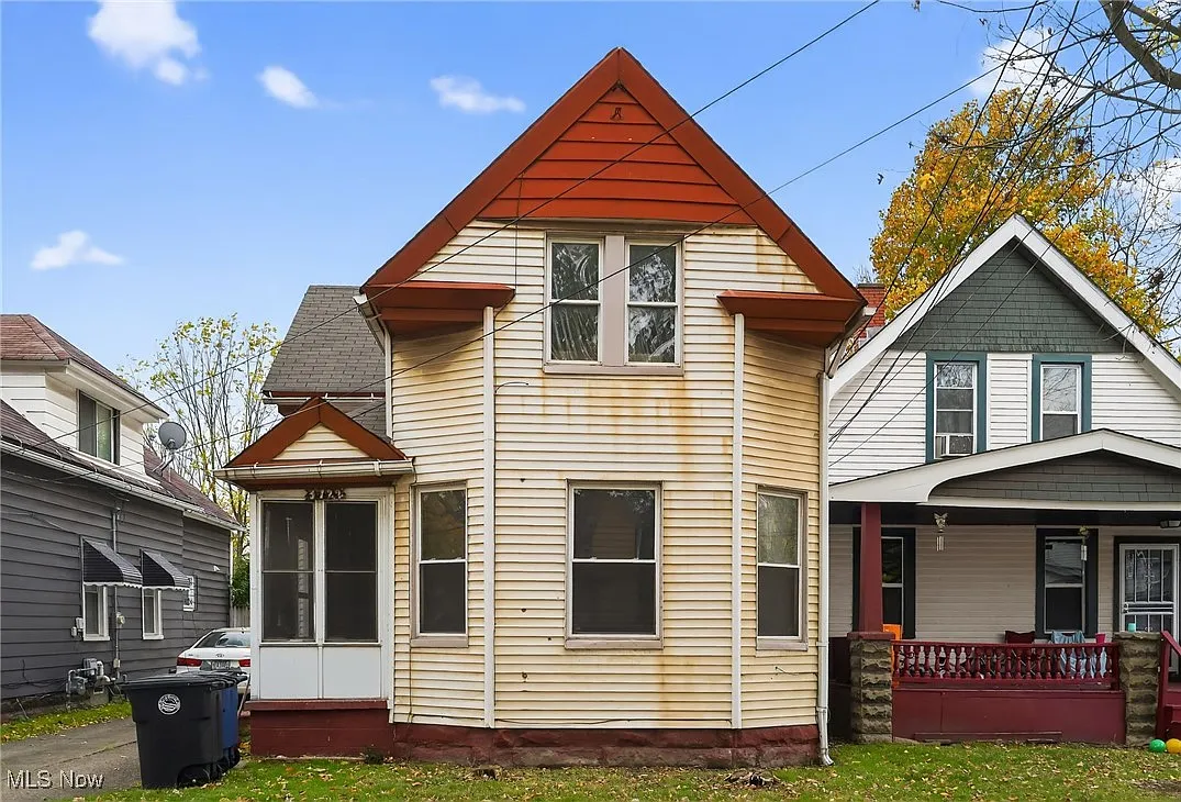 3722 E 52nd St photo 1