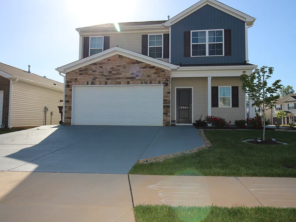 3941 Angel Hill Ln