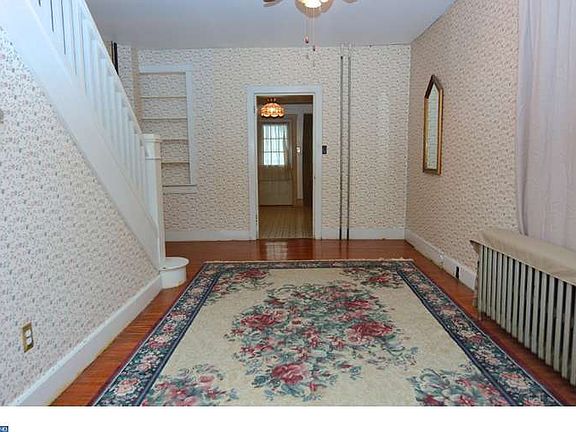 2nd image of 327 W Penn Ave