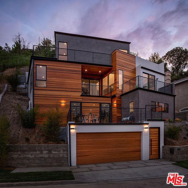 1st image of 372 W Avenue 44