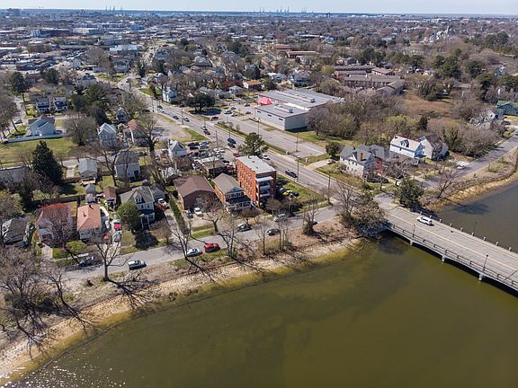 4th image of 2533 Villa Cir