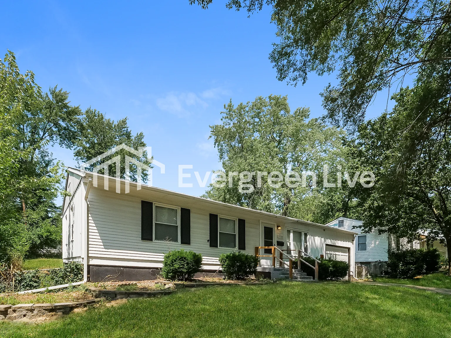 3 bed, 3.0 bath, 1800 sqft, $1,445 — Photo 2