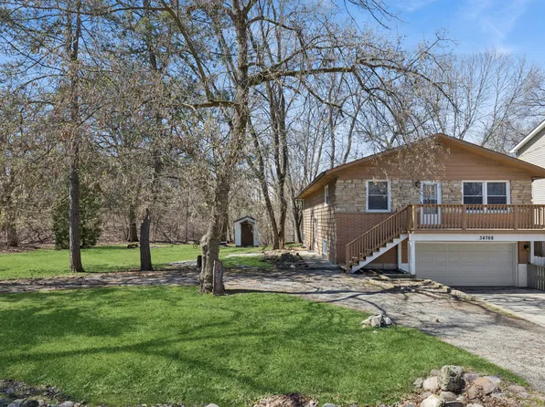 34768 N Oakside Ave, Ingleside, IL 60041