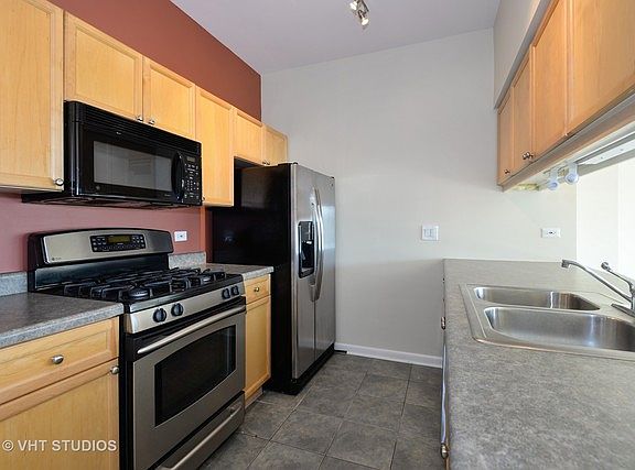 4th image of 1236 Chicago Ave APT 410