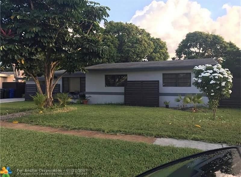 1st image of 1113 NW 15th Ct