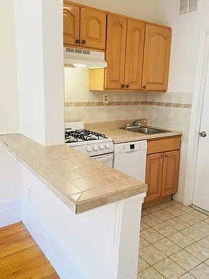 Rented by Apartments by Us | media 16