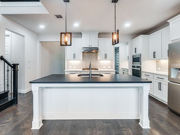 5th image of 142 Darbonne Ln