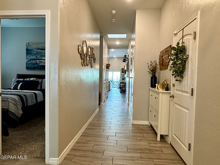 13684 Glen Vista Ln — Photo 2