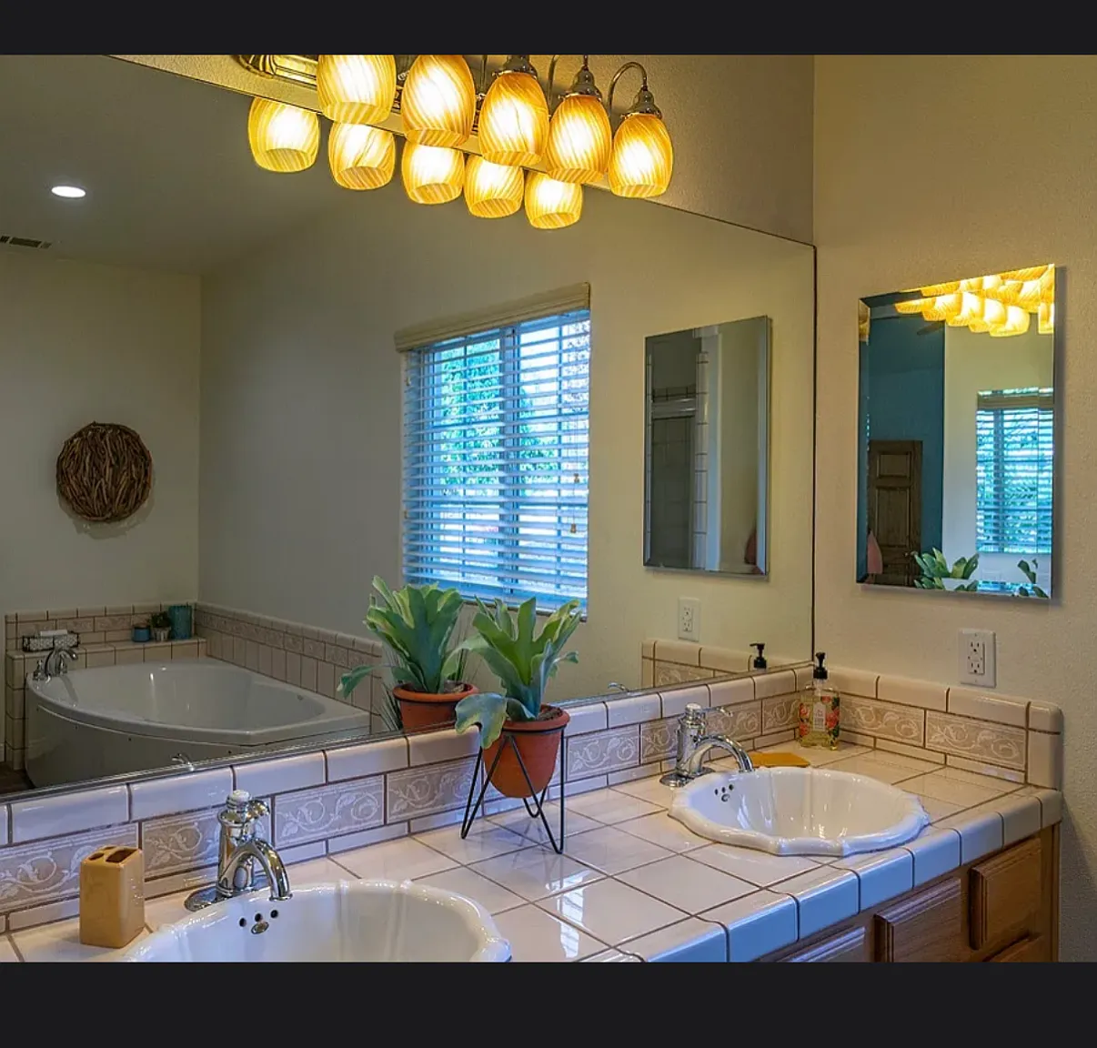 4 bed, 2903 sqft, $5,250 — Photo 4