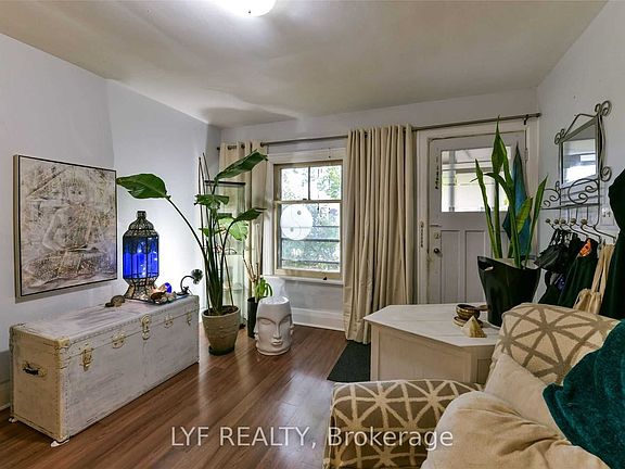 4th image of 173 Maple Ave Room 1