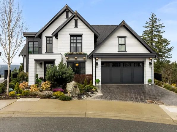 2061 Pinehurst Ter, Langford, BC V9B 3S3