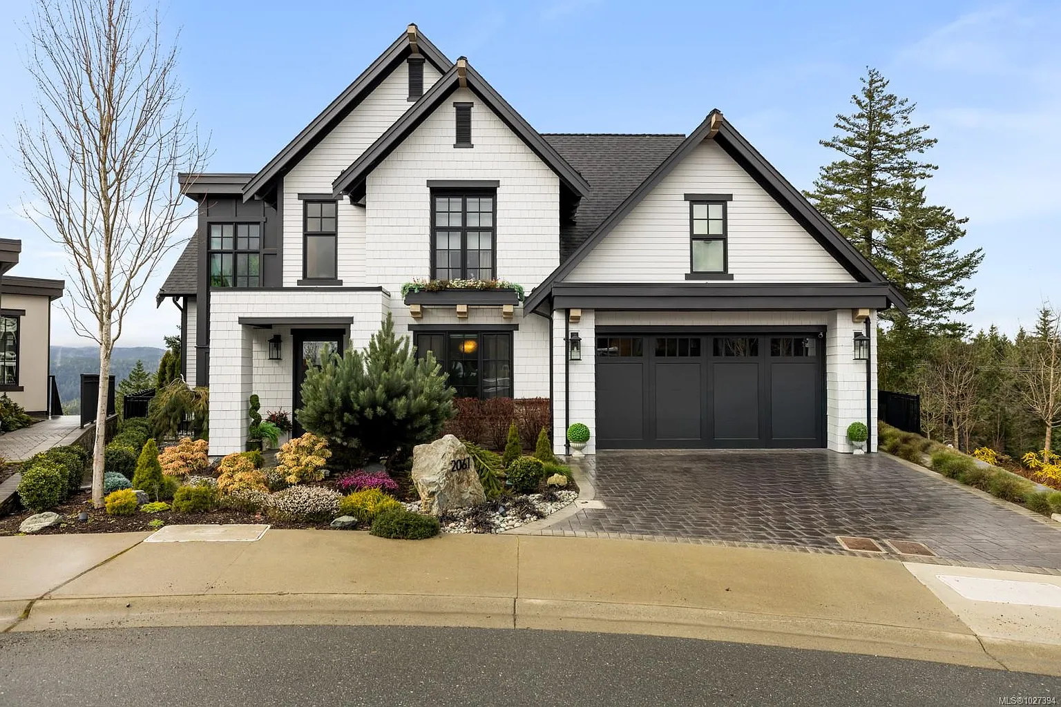 2061 Pinehurst Ter photo 1