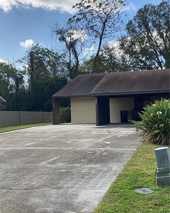 1st image of 373 Lake Harris Dr