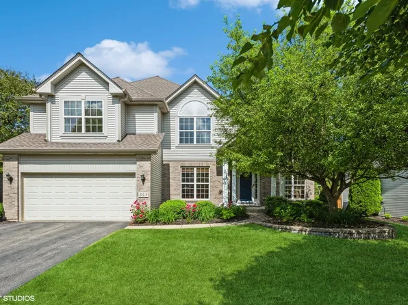 548 Lake Ridge Dr, South Elgin, IL 60177
