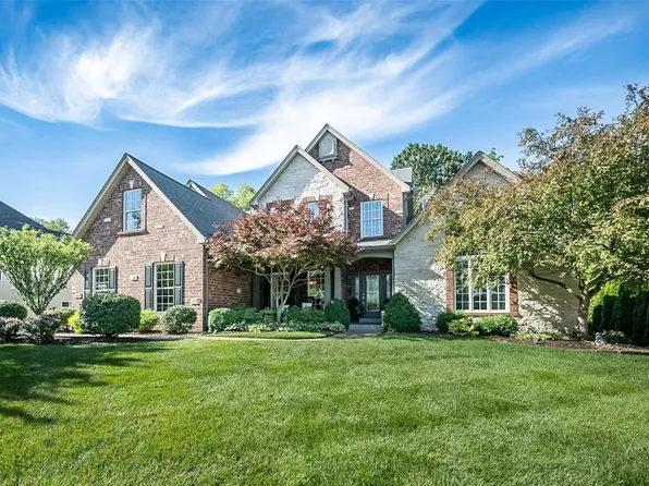 164 Point Lansing Cir, Ballwin, MO 63021