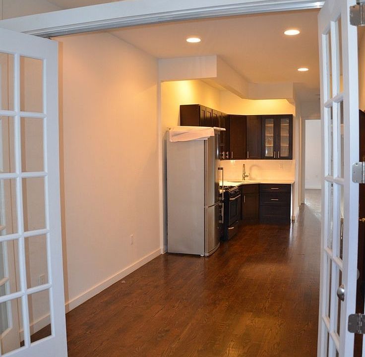 1st image of 886 Franklin Ave APT 1L
