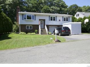 55 Weybosset St, Shelton, CT 06484