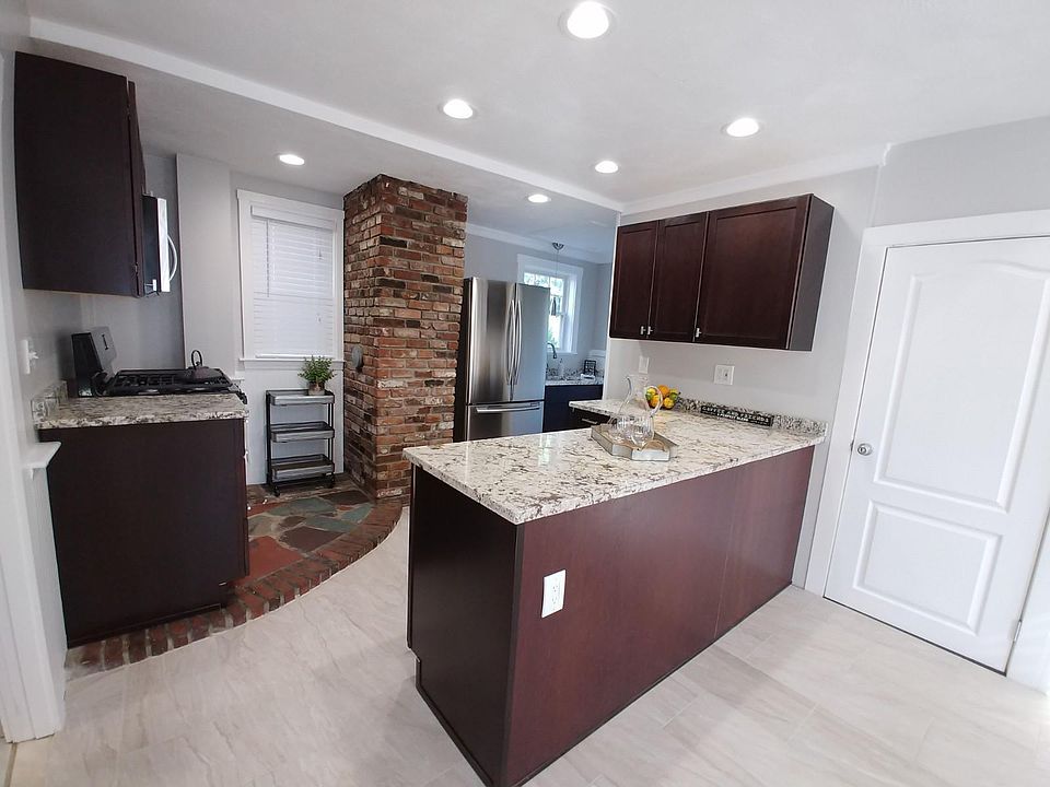 1st image of 12 1/2 Osborne St #1
