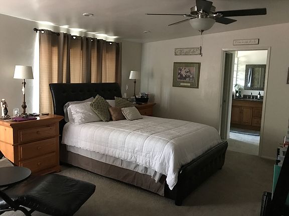 3rd image of 943 W Wanda Vista Pl