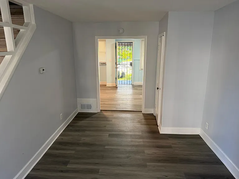 302 Denison St — Photo 4