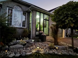 37 McGuiness Dr, Brantford, ON N3T6M6