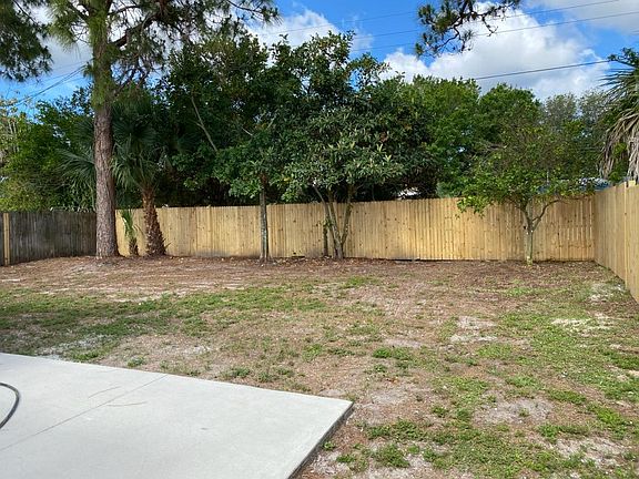 4th image of 4449 Chicopa St