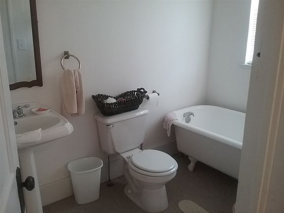 4th image of 507 E Blakely St