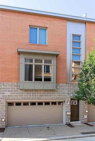 This beautiful, energy-efficient and modern townhouse is in the midst of the South Side Flats; close to the hustle and bustle of