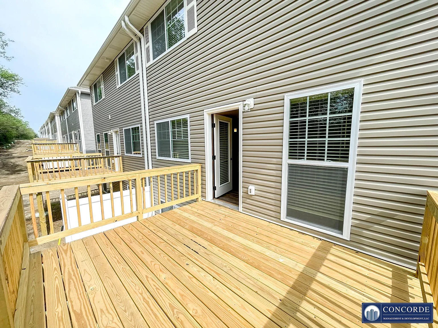 4 bed, 3.5 bath, 1738 sqft, $2,450 — Photo 4