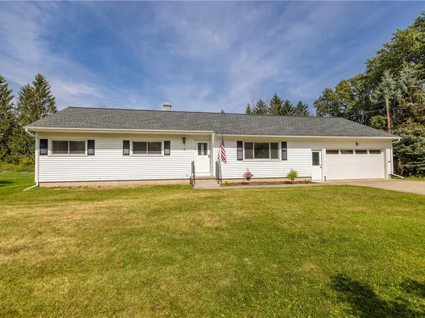 18 Lysander Dr, Rochester, NY 14623