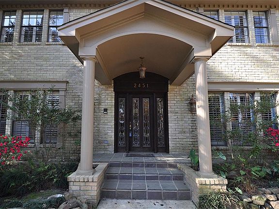 3rd image of 2451 Lake Village Dr