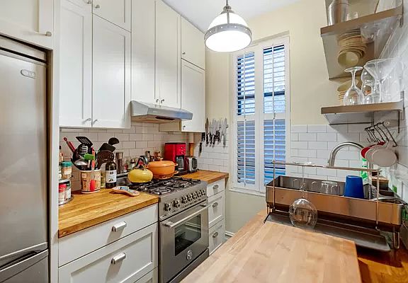 2nd image of 741 W End Ave APT 5A