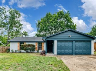 7412 Van Natta Ln, Fort Worth, TX 76112