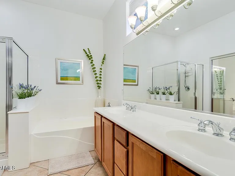 2037 W Periwinkle Way — Photo 23