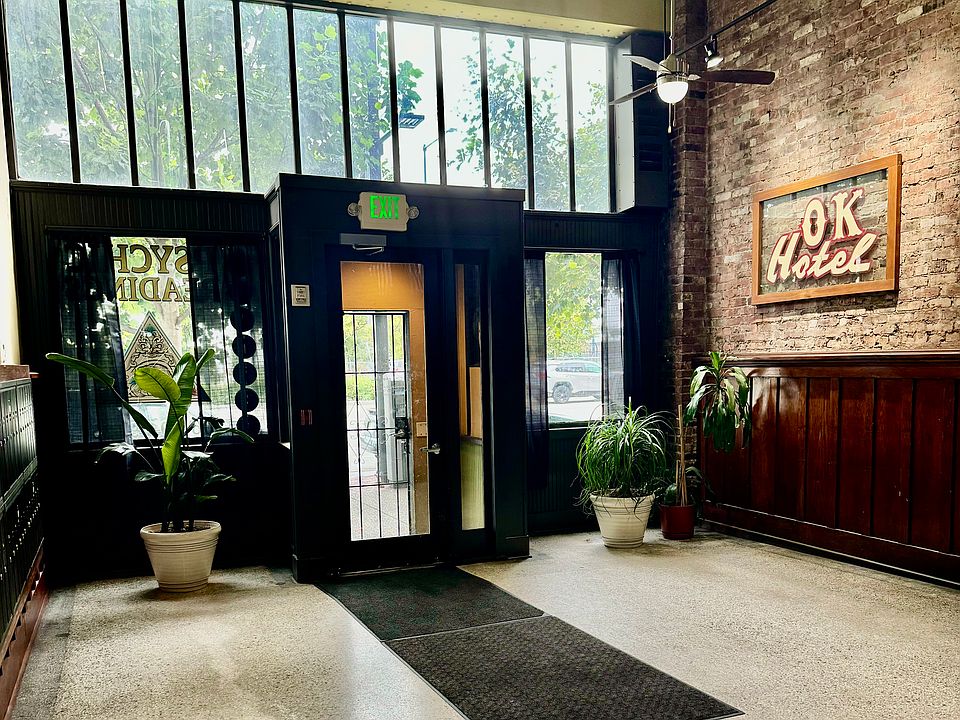 Cool Lobby