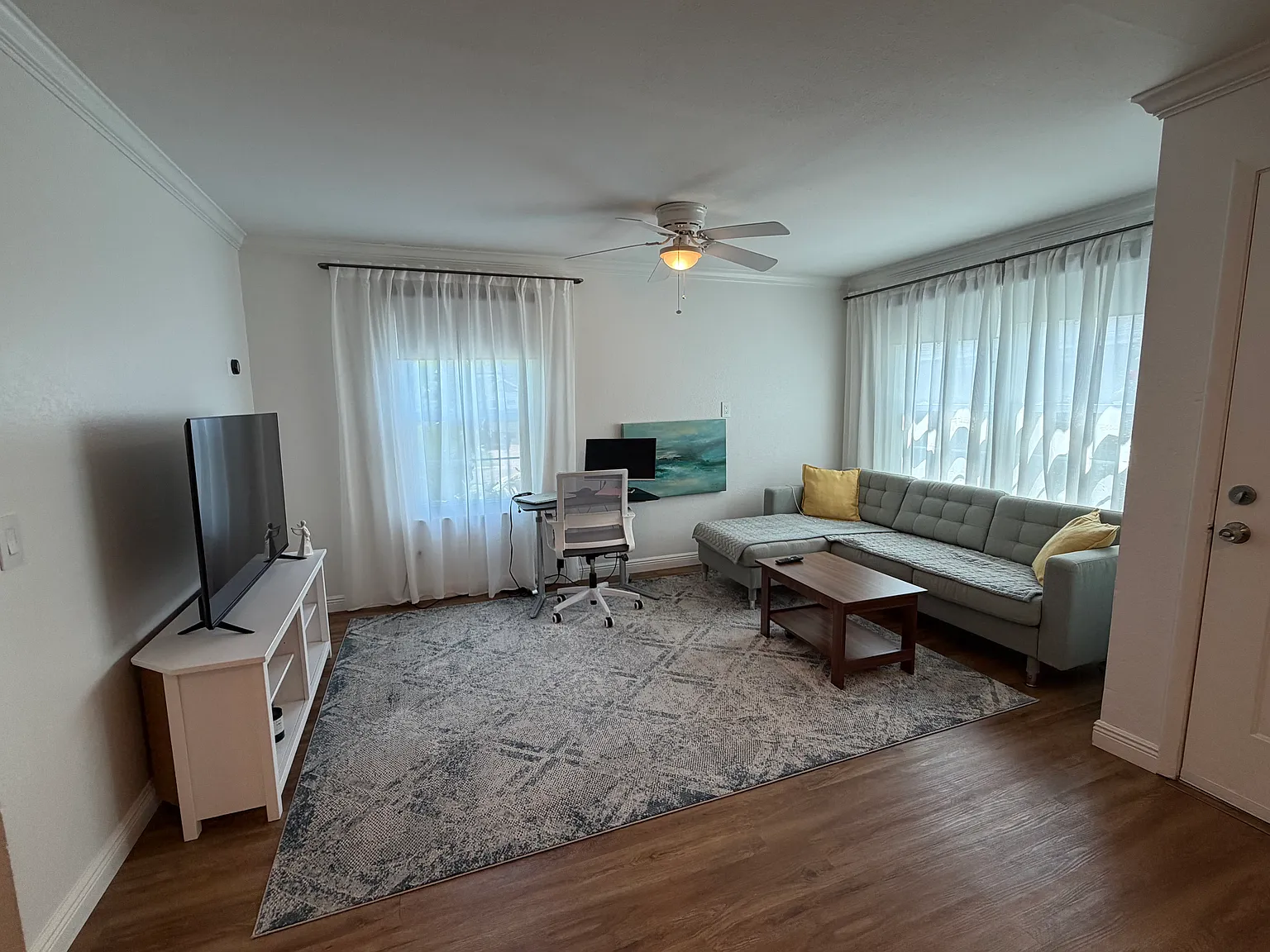 2 bed, 884 sqft, $2,000 — Photo 3