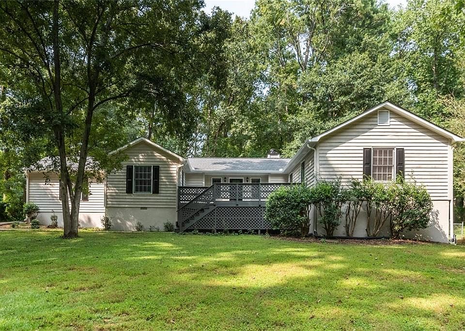 1st image of 2554 Warwick Dr